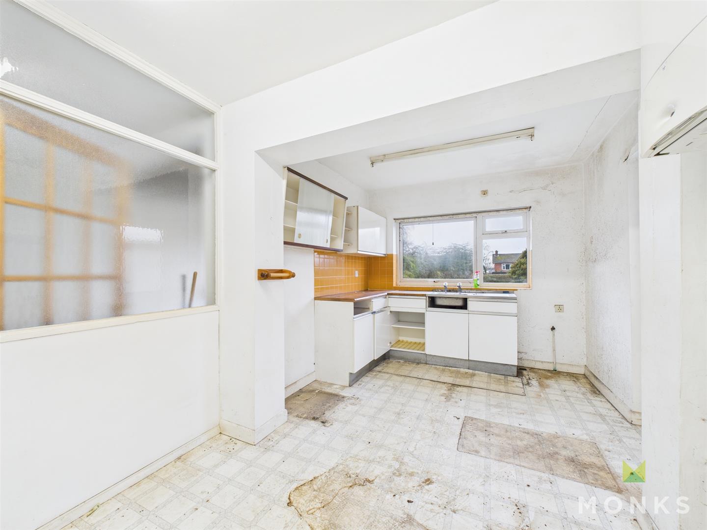 15 Portland Crescent, Shrewsbury, SY2 5NH SSTC